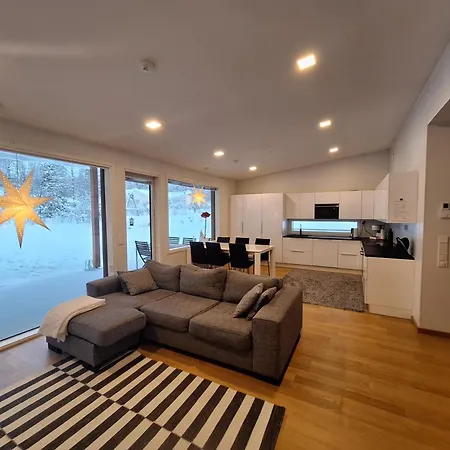 Arctic Light Tatil Evi *